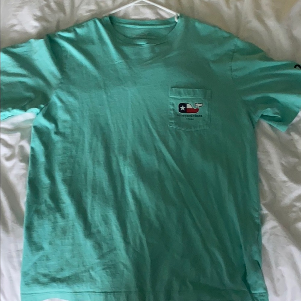 Vineyard Vines T shirt